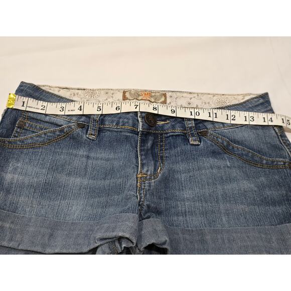 YMI Jeans Blue Light Washed Denim Jean Shorts Juniors Size 1 - Picture 4 of 7